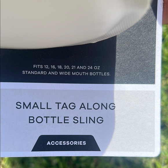 Hydro Flask Small Tag Along White Bottle Sling New - Picture 12 of 16
